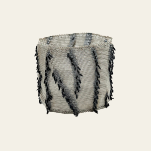 Brazalete ancho malla plata .Fabricados con una compleja técnica de tejido a mano y crochet. Plata con trazas de swarovski. Pieza única hecha a mano
