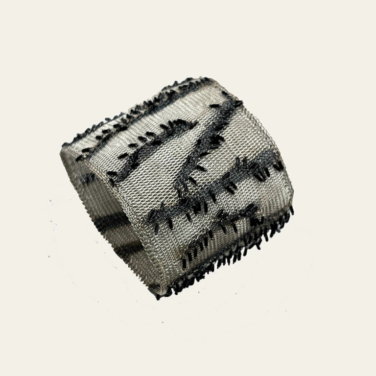Brazalete ancho malla de plata. - Imagen 3
