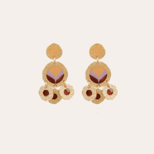 Pendientes dorados con oro fino, compuestos por dos hileras de lentejuelas, decorados con esmalte pintado a mano. Largo: 3,8 cm - Ancho: 1,6 cm (lentejuela más grande) Peso (por pendiente): 4 g
