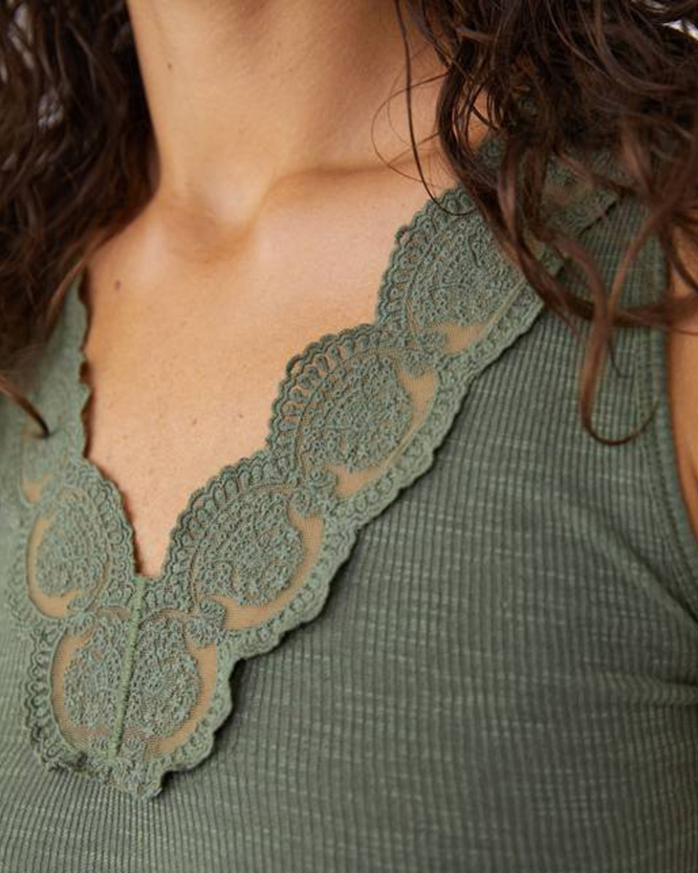 Odd Molly Top sin mangas con encaje verde militar - Imagen 2