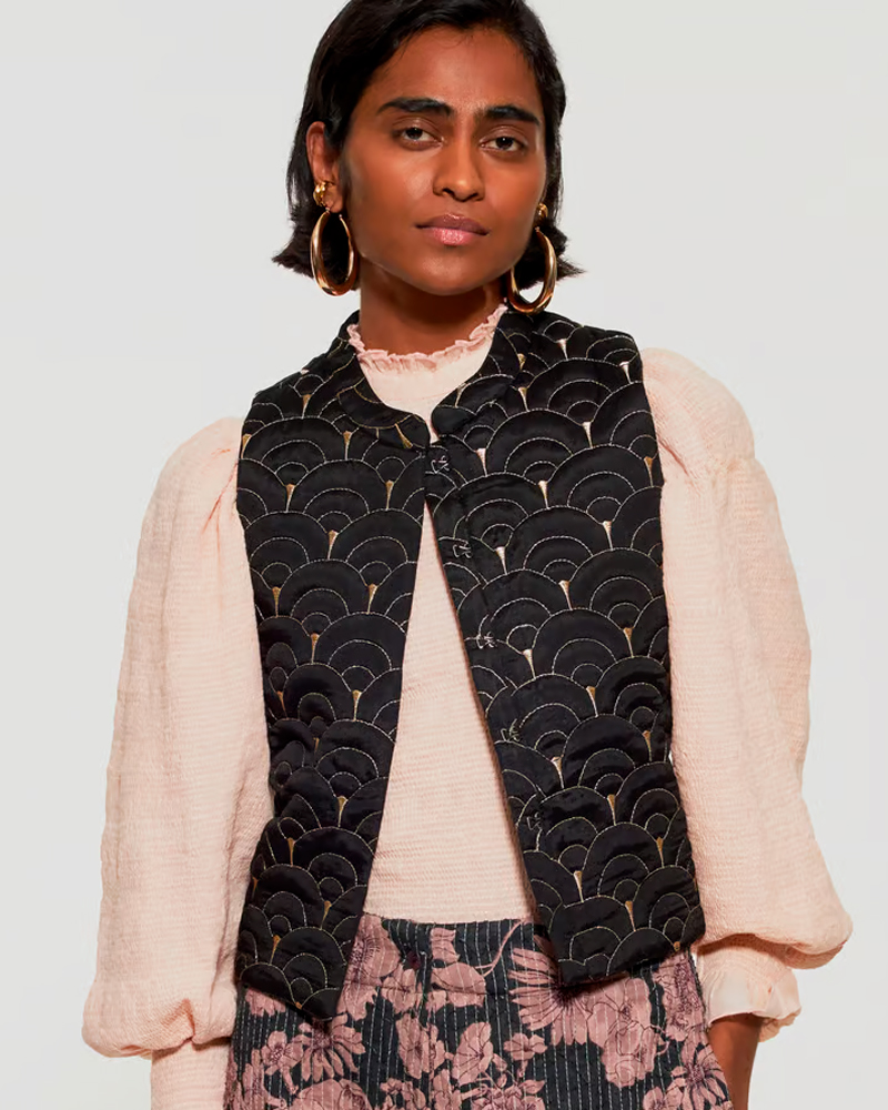 antik-batik-chaleco-casbah1gil-bordado-negro-13094-b