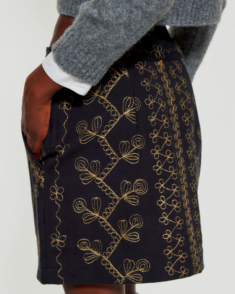 Antik Batik falda Oriende bordada en hilo dorado - Imagen 2