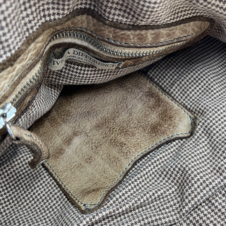 Bolso ovalado de piel taupe degradado - Imagen 3