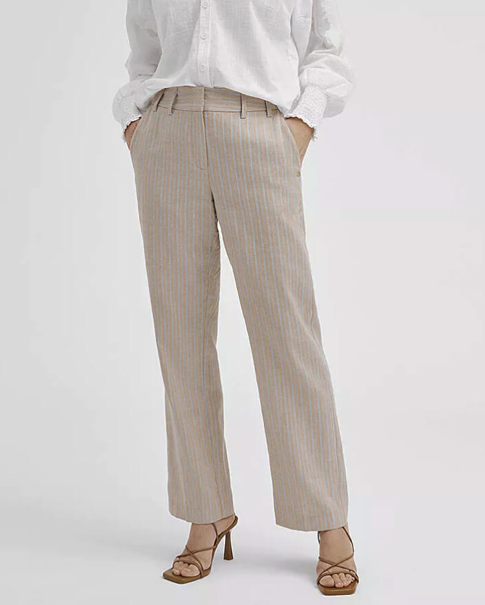 pantalon beige a rayas celestes frente 13422