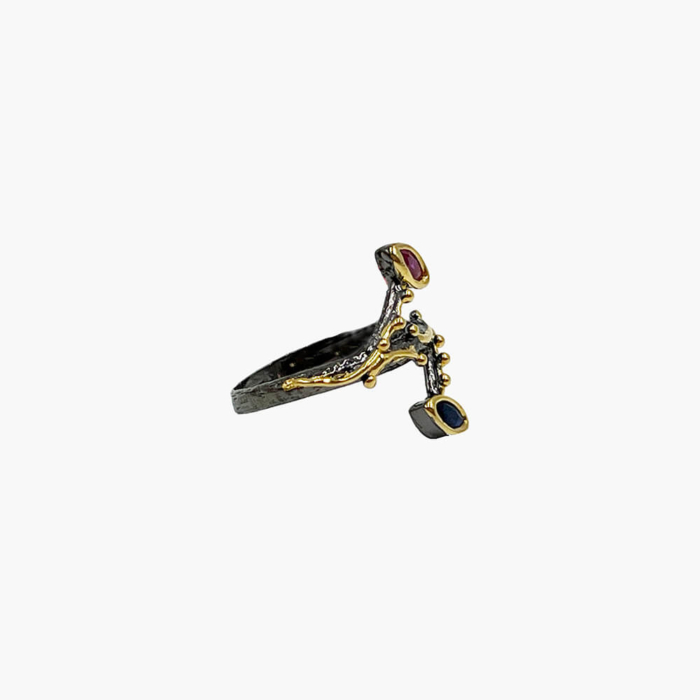 Anillo de Plata con Baño de Oro, Rubí y Ónix Negro